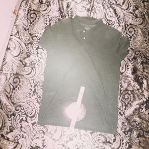 new ST. JOHN'S BAY medium mens green shirt